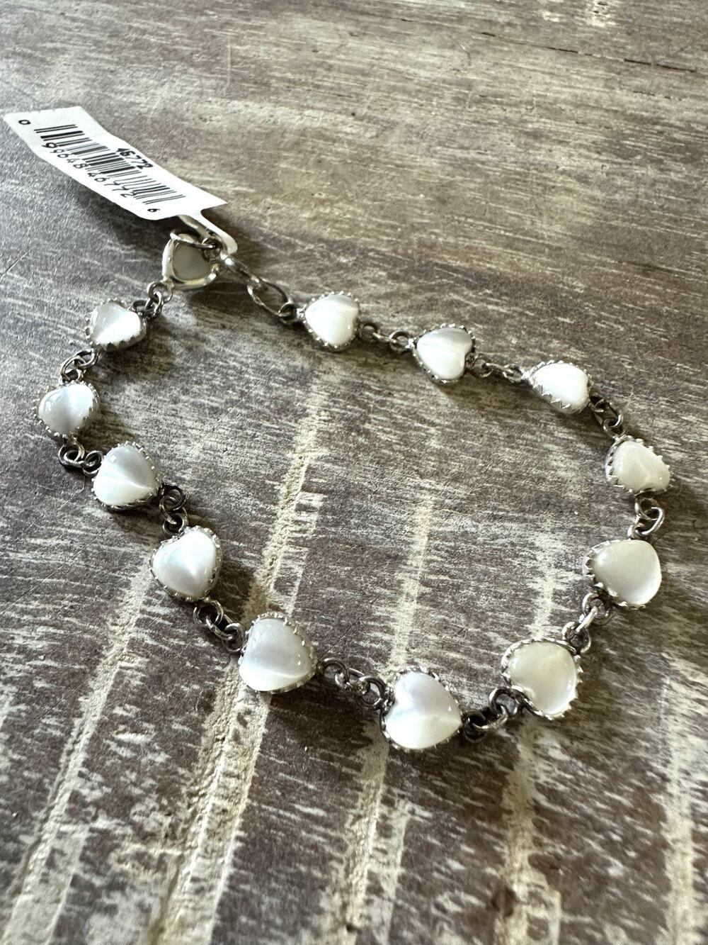 Vintage Sterling and White Heart Shaped Cat’s Eye Stones Bracelet 7”